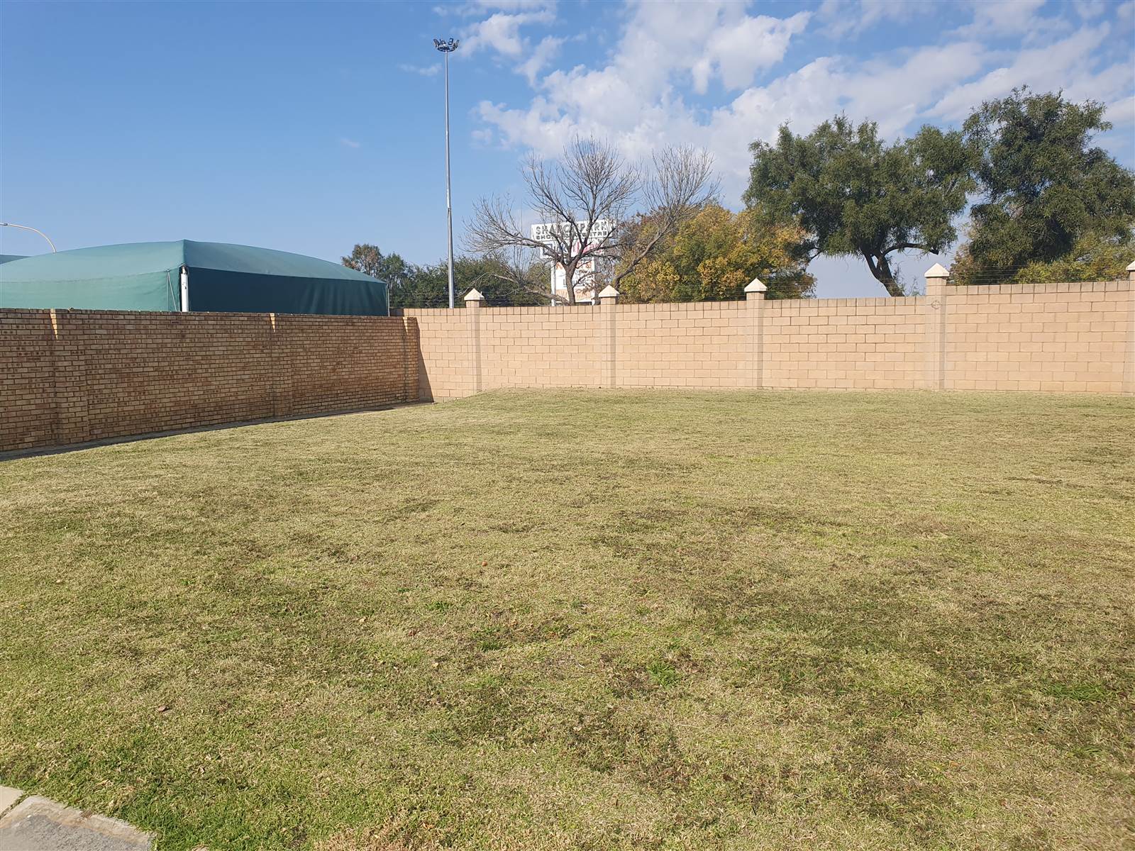 421 m² Land available in Sharon Park photo number 2