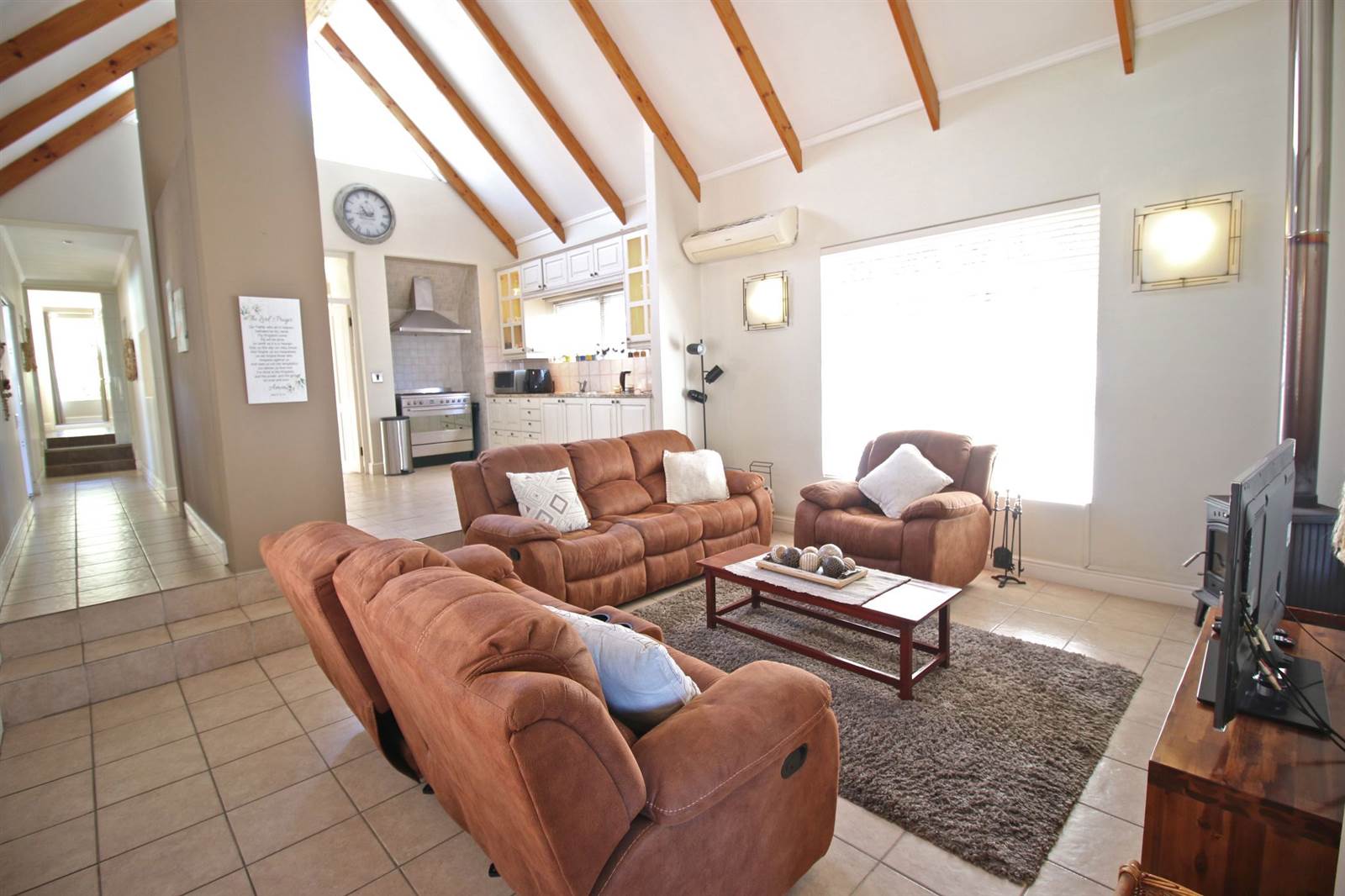 4 Bed House in Plattekloof photo number 10