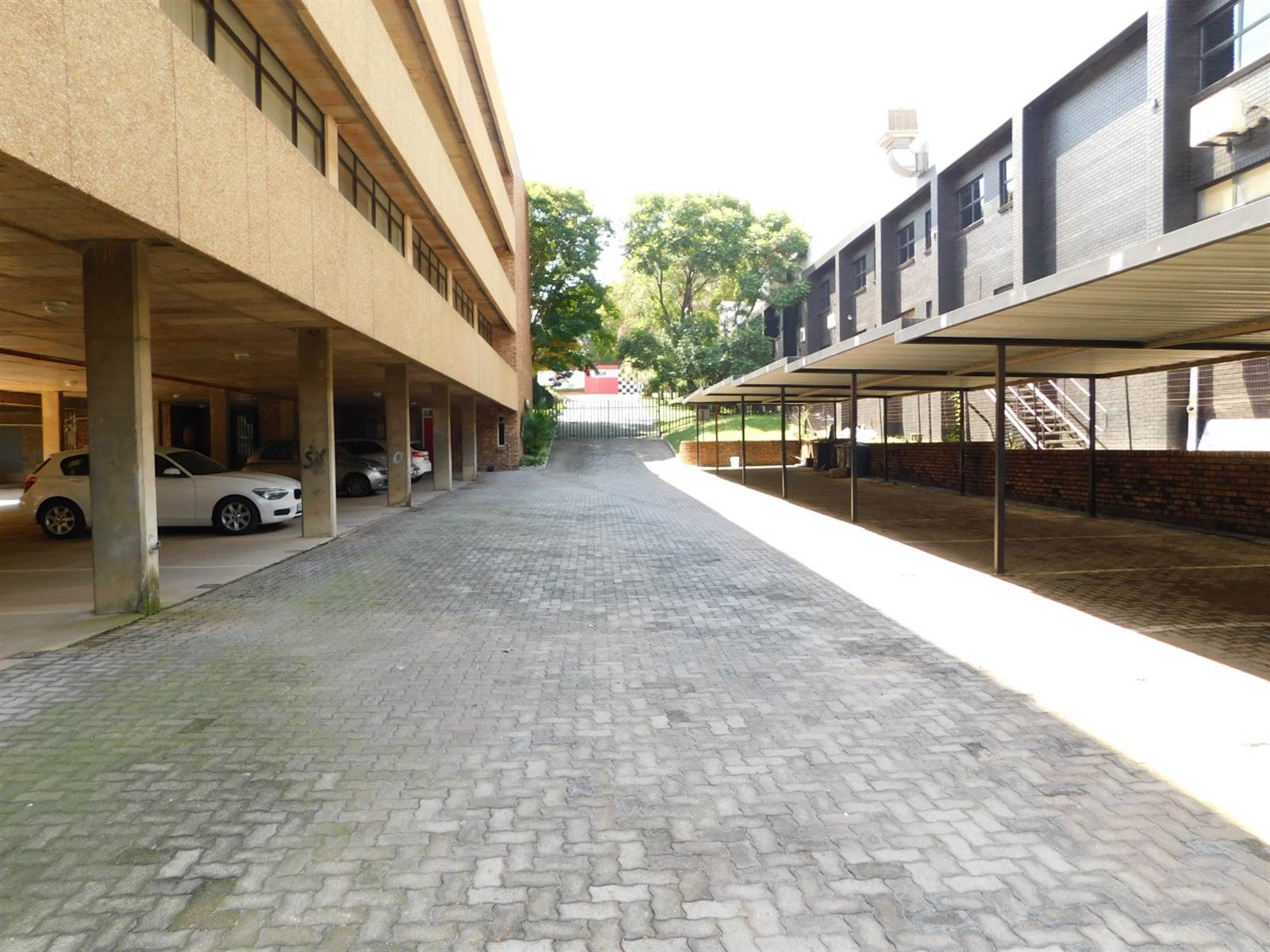 350  m² Office Space in Randburg Central photo number 20