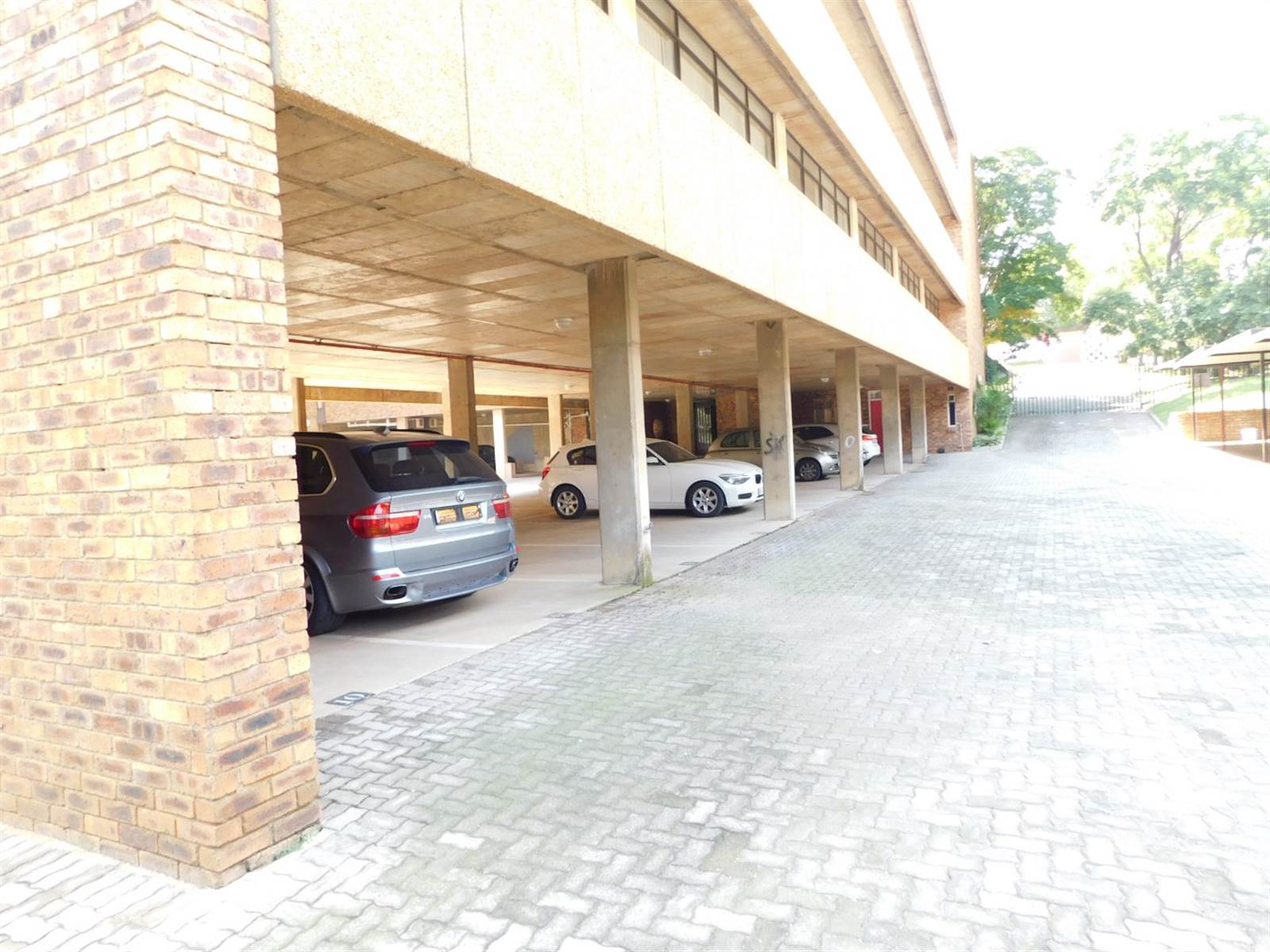 350  m² Office Space in Randburg Central photo number 19