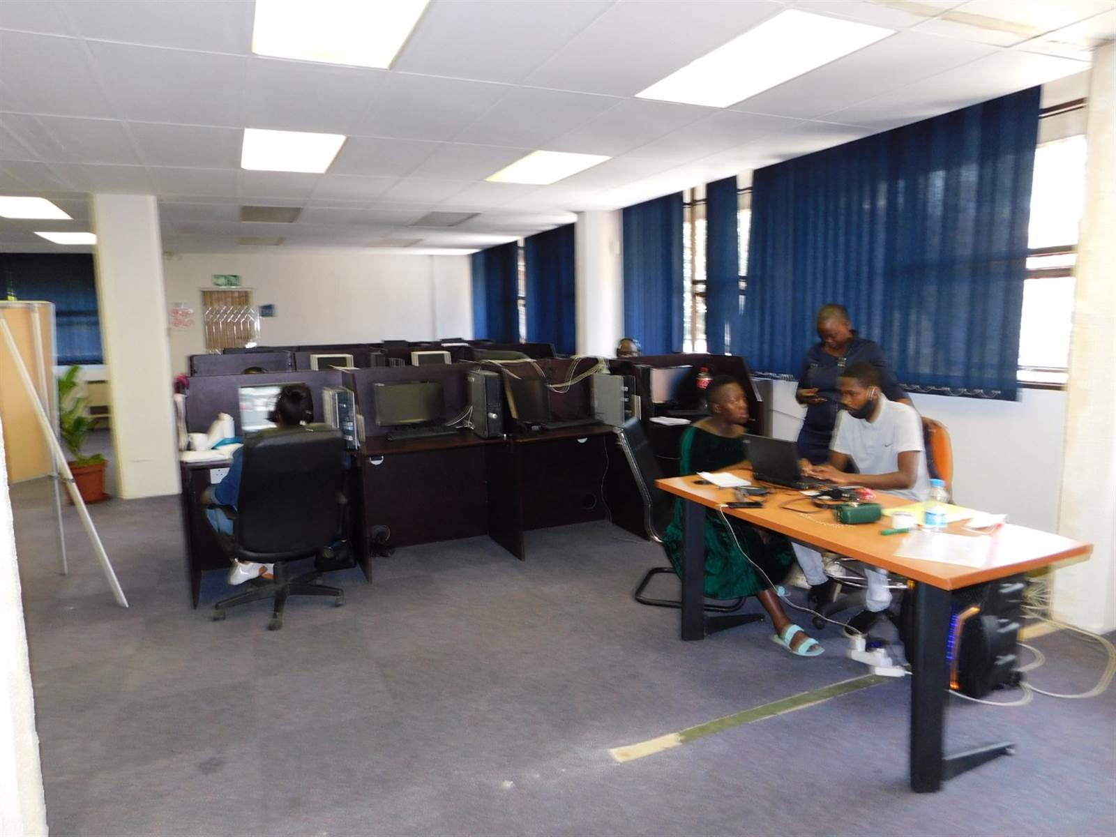 350  m² Office Space in Randburg Central photo number 9