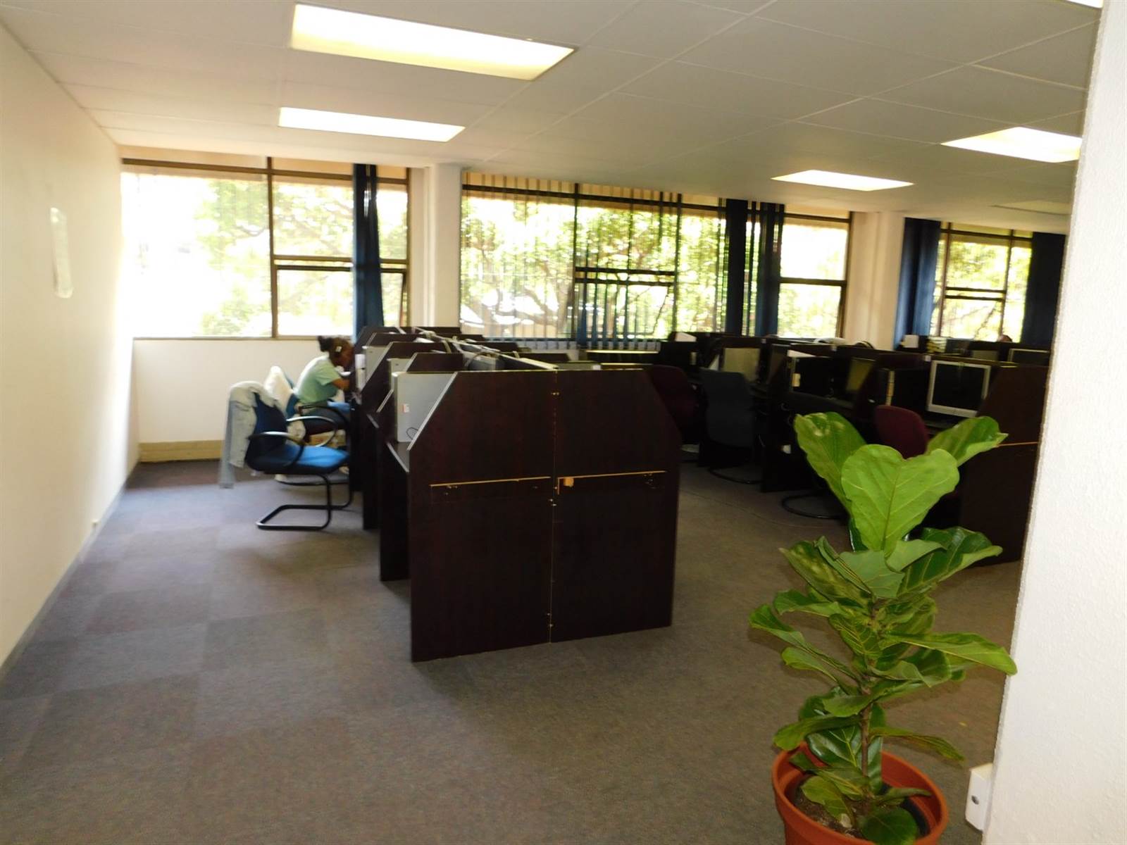 350  m² Office Space in Randburg Central photo number 11