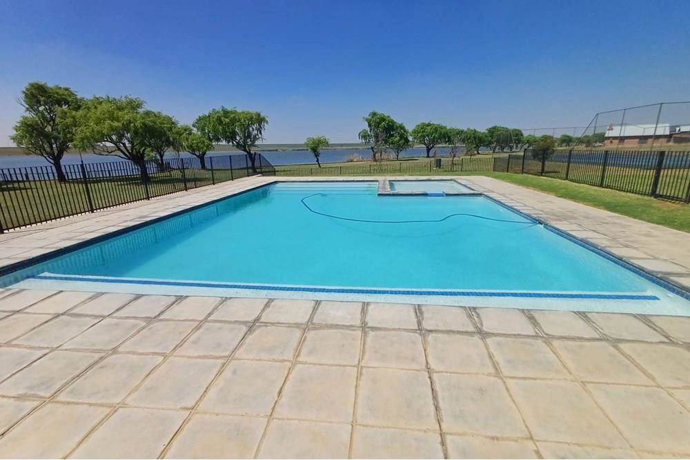 824 m² Land available in Bronkhorstbaai photo number 7