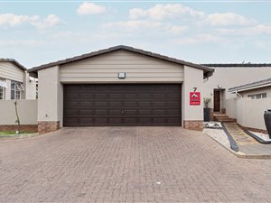 3 Bed Townhouse in Moreleta Park