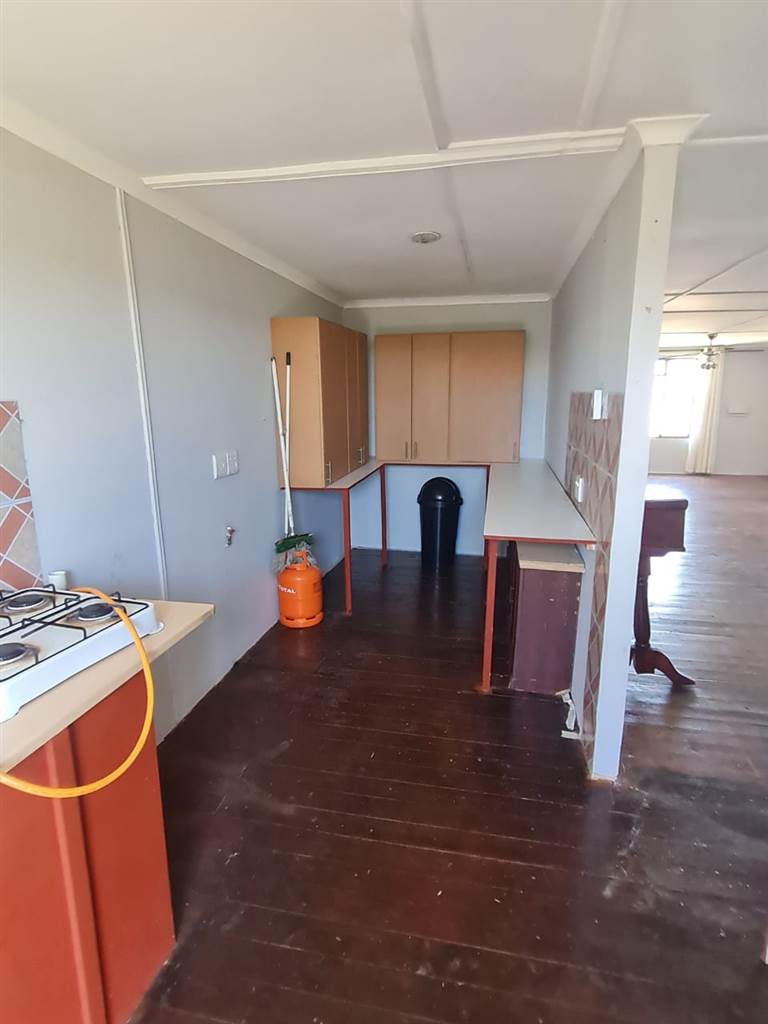 2 Bed House in Bronkhorstbaai photo number 6