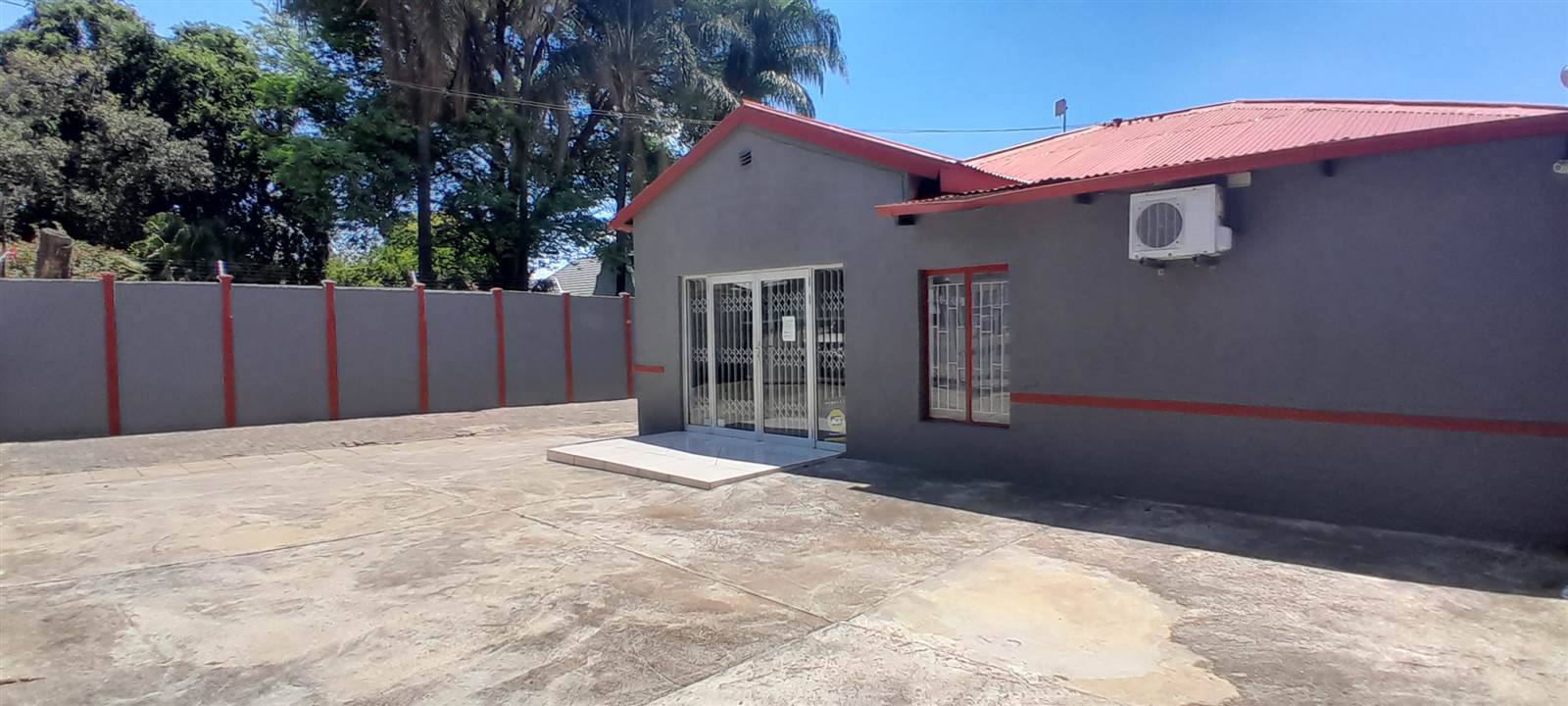164  m² Commercial space in Rustenburg Central photo number 2