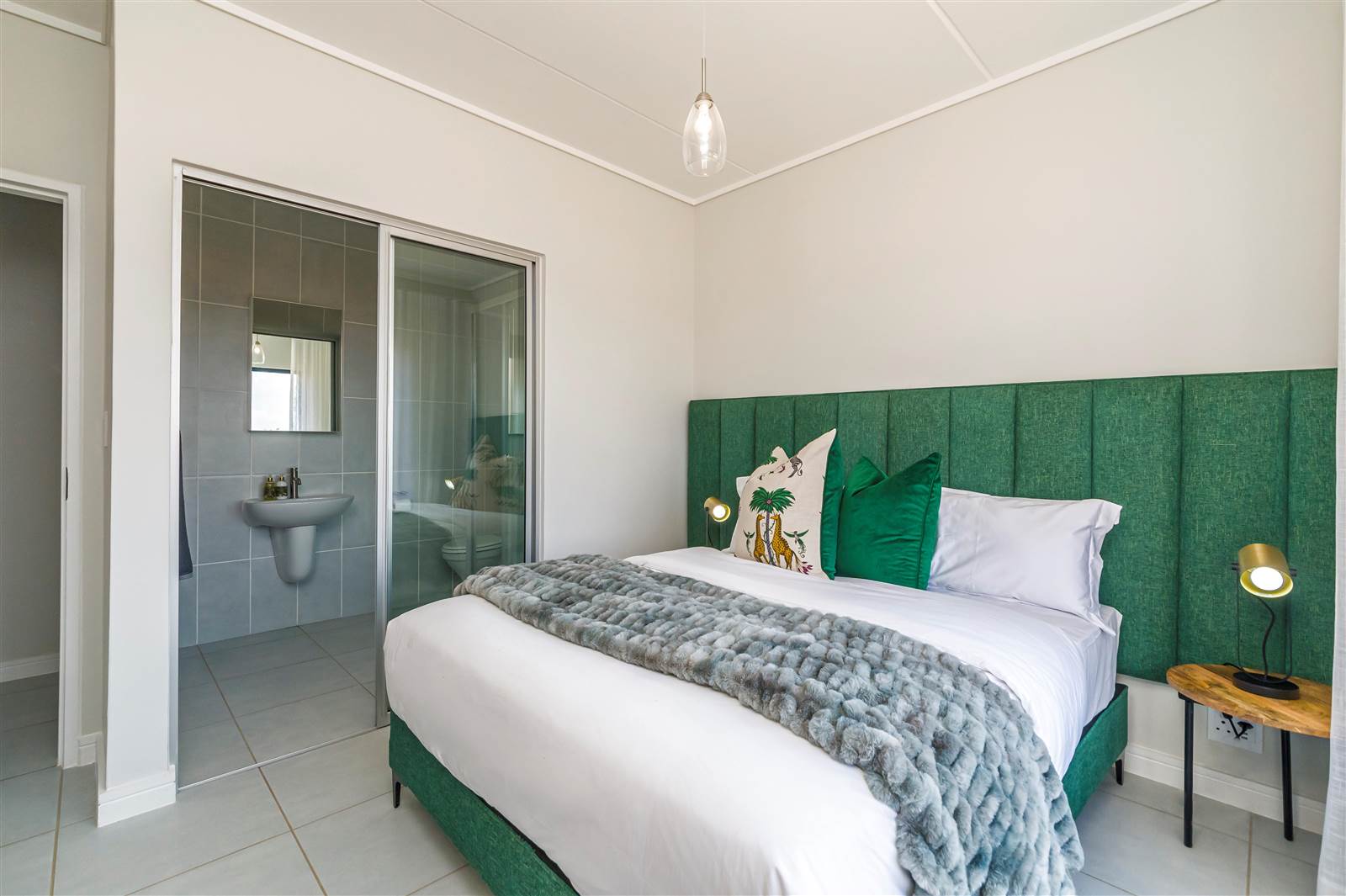 3 Bed Apartment in Mooikloof Equestrian Estate photo number 4