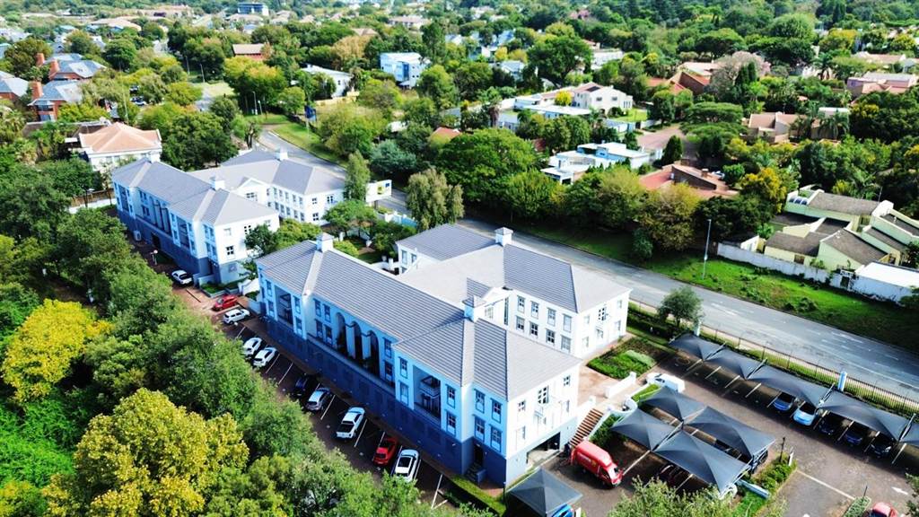 1940  m² Commercial space in Bryanston photo number 1