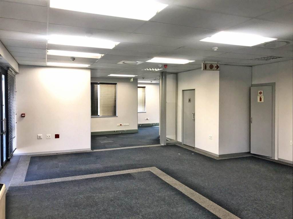 285  m² Office Space in Senderwood photo number 3