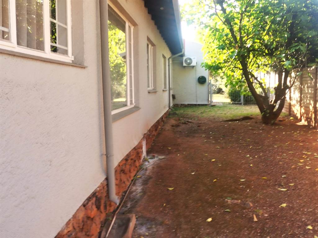 3 Bed House in Doringkloof photo number 10