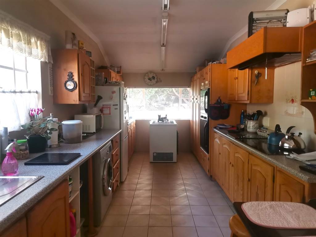3 Bed House in Doringkloof photo number 3