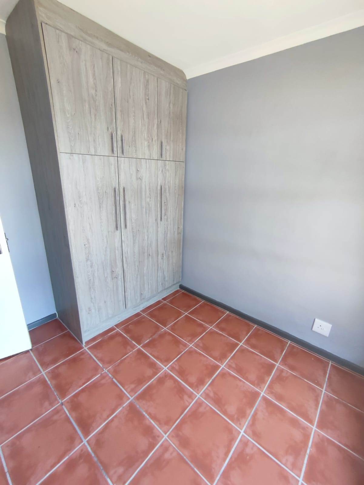 2 Bed Apartment in Brackenfell Central photo number 15