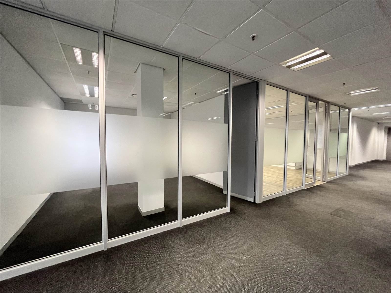 390  m² Commercial space in Rosebank photo number 19