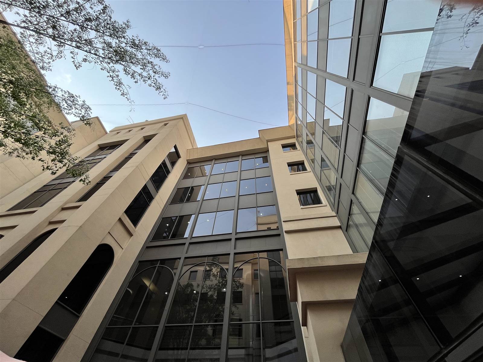390  m² Commercial space in Rosebank photo number 1