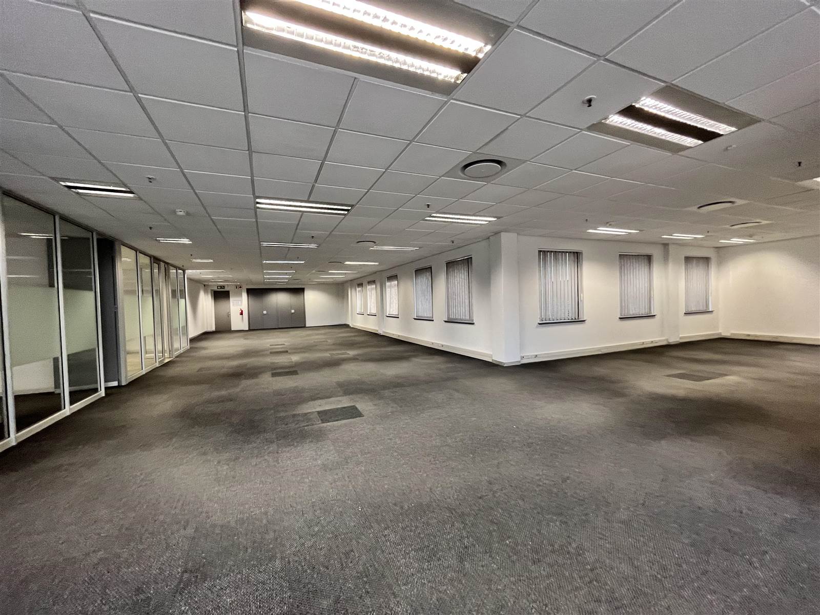 390  m² Commercial space in Rosebank photo number 14