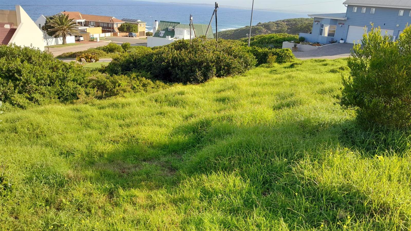 869 m² Land available in Dana Bay photo number 7