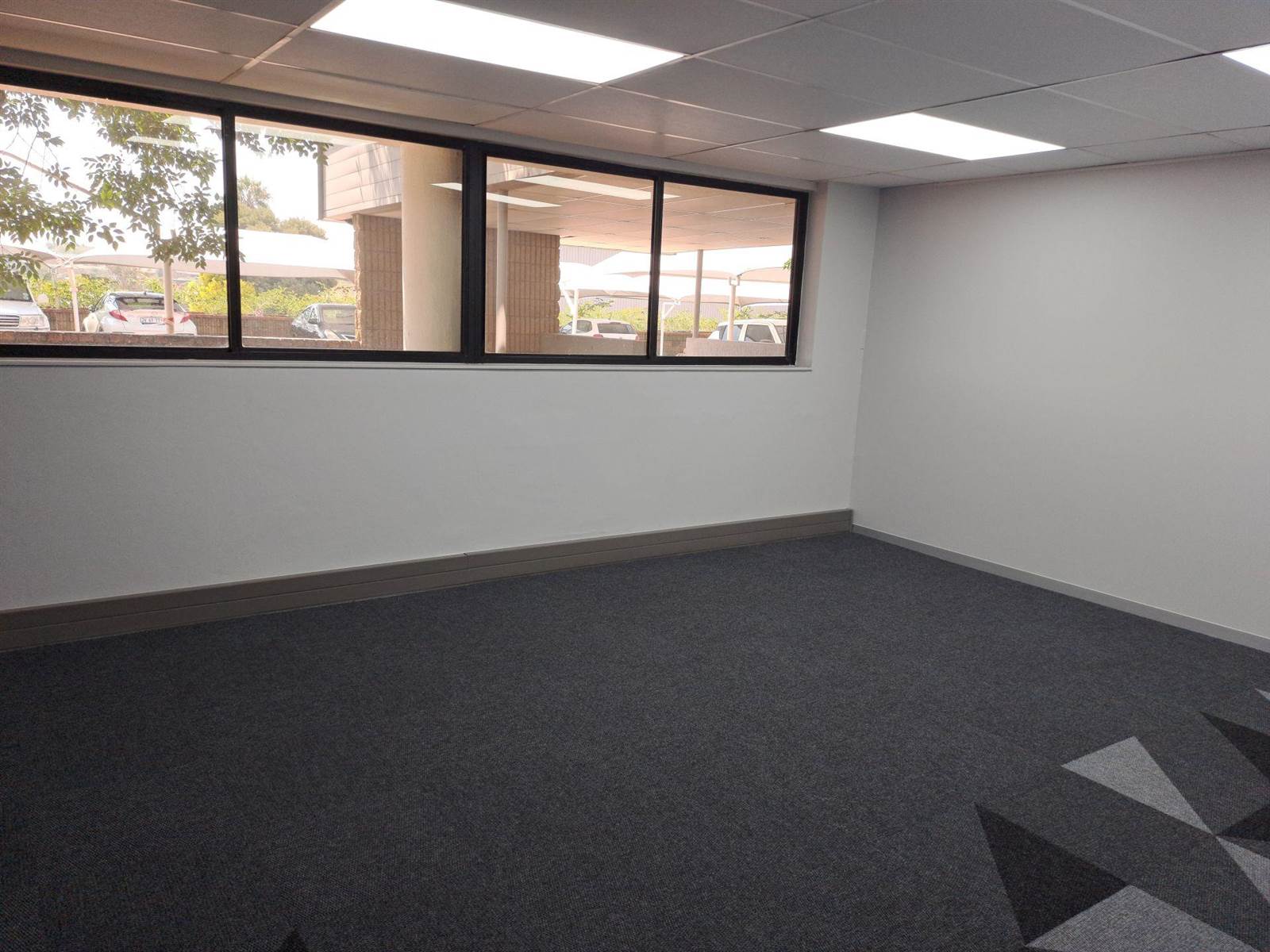 266  m² Office Space in Halfway House photo number 4