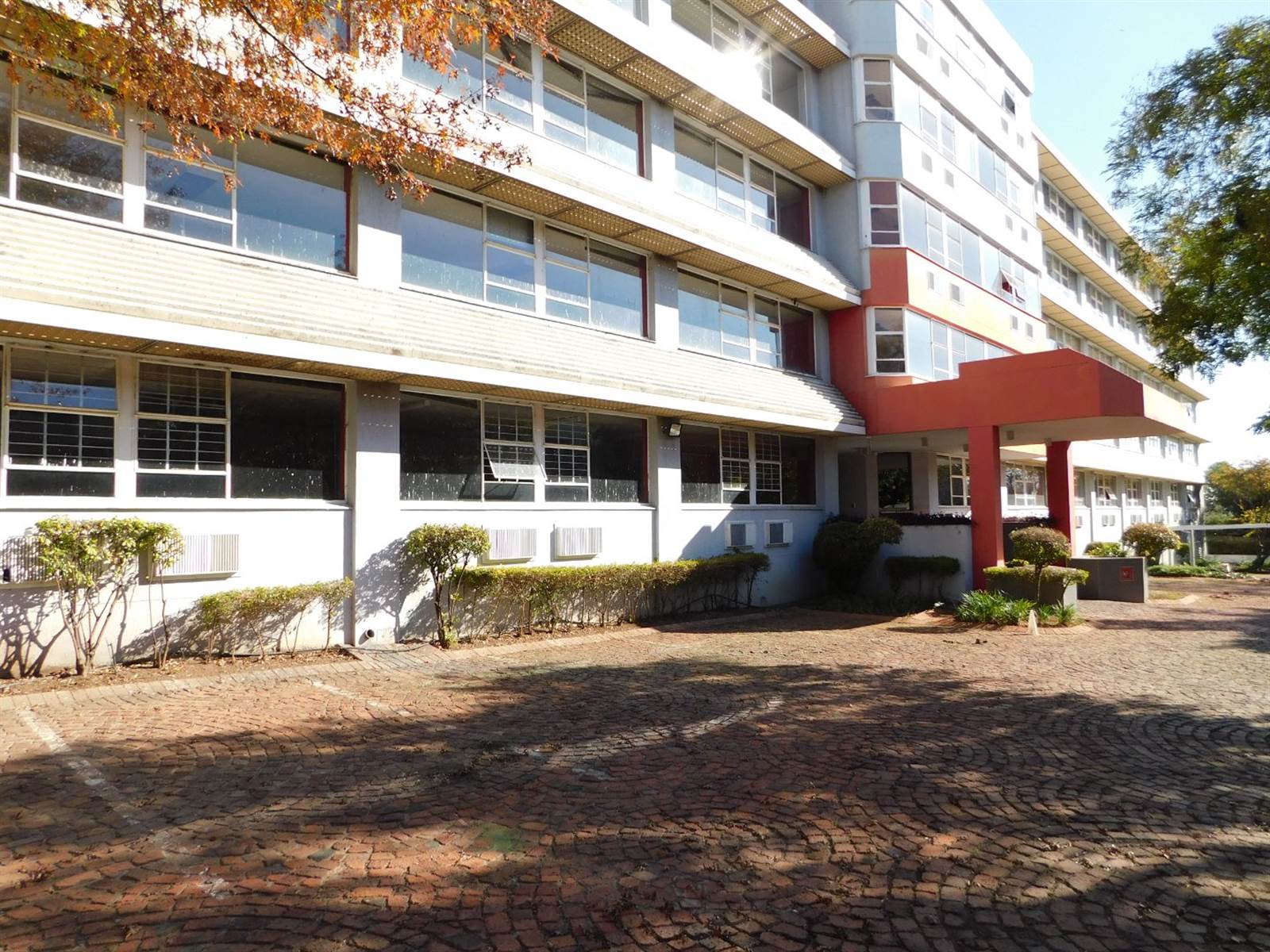 860  m² Commercial space in Randburg Central photo number 1
