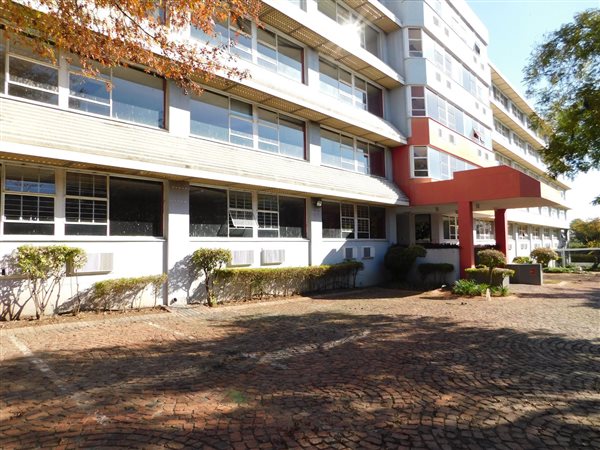 860  m² Commercial space in Randburg Central