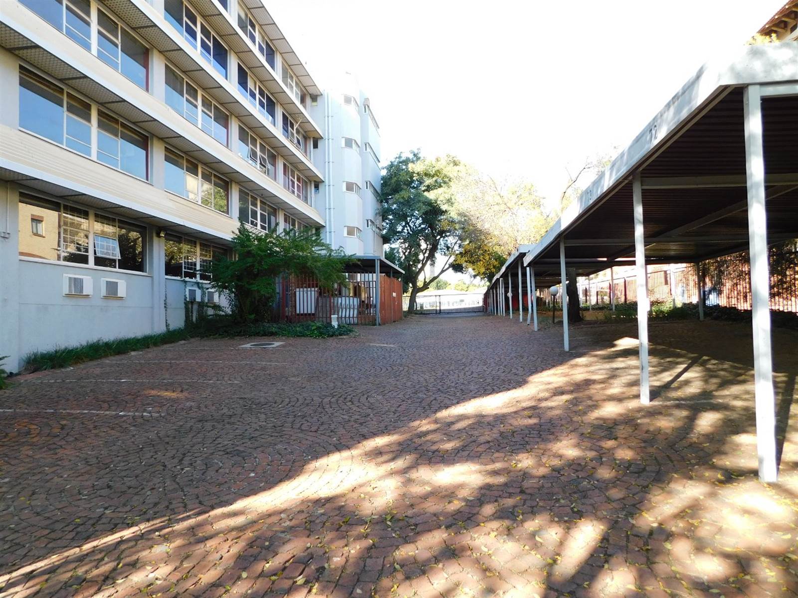 860  m² Commercial space in Randburg Central photo number 3