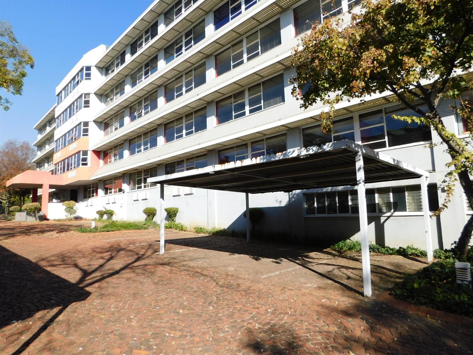 860  m² Commercial space in Randburg Central photo number 2