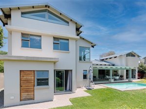 4 Bed House in Helderfontein Estate