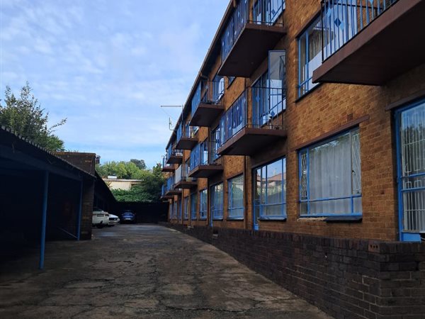 1 Bedroom Flat 1 Bedroom Flat
