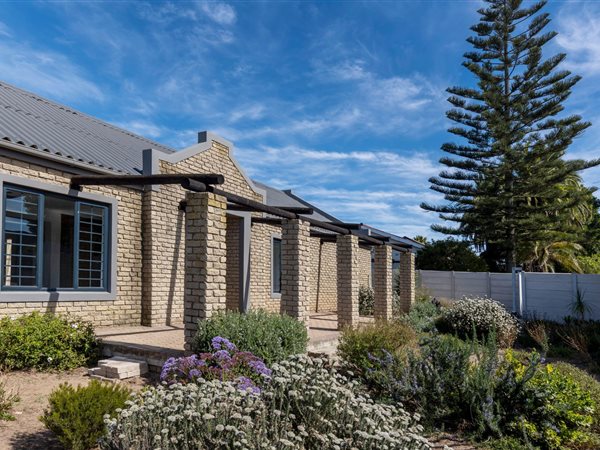 5 Bedroom House 5 Bedroom House