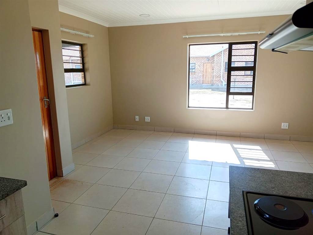 1 Bed House in Bloemfontein photo number 2