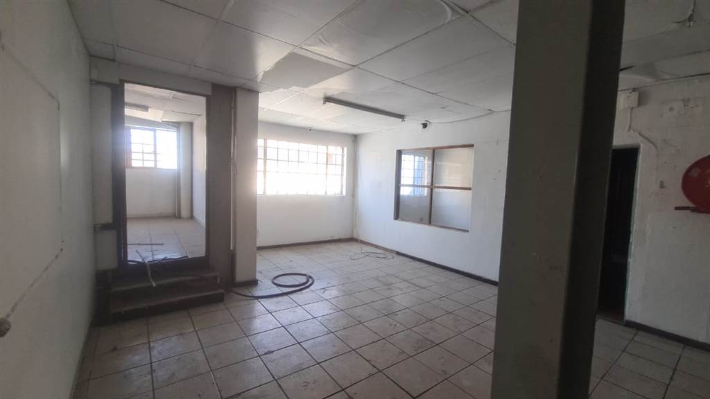 2000  m² Commercial space in Pretoria Central photo number 11