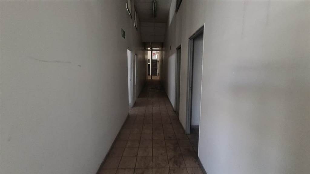 2000  m² Commercial space in Pretoria Central photo number 3