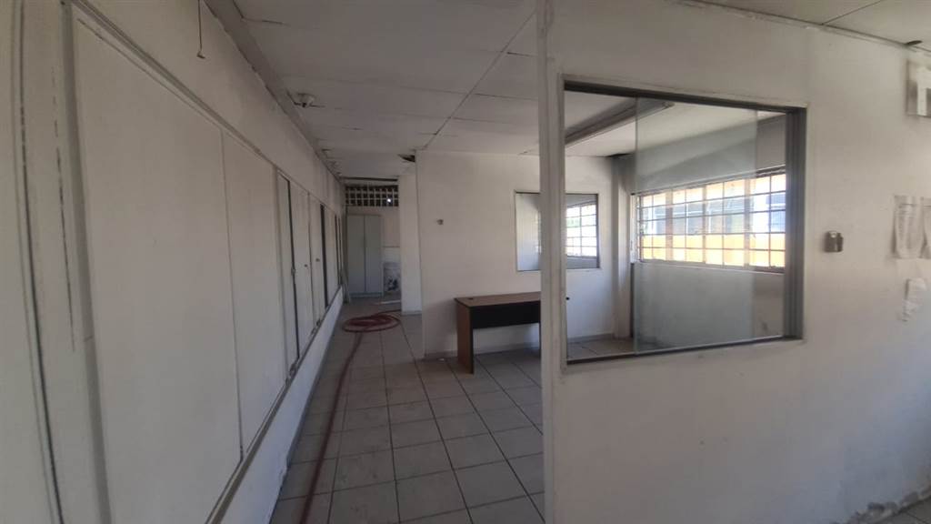 2000  m² Commercial space in Pretoria Central photo number 14