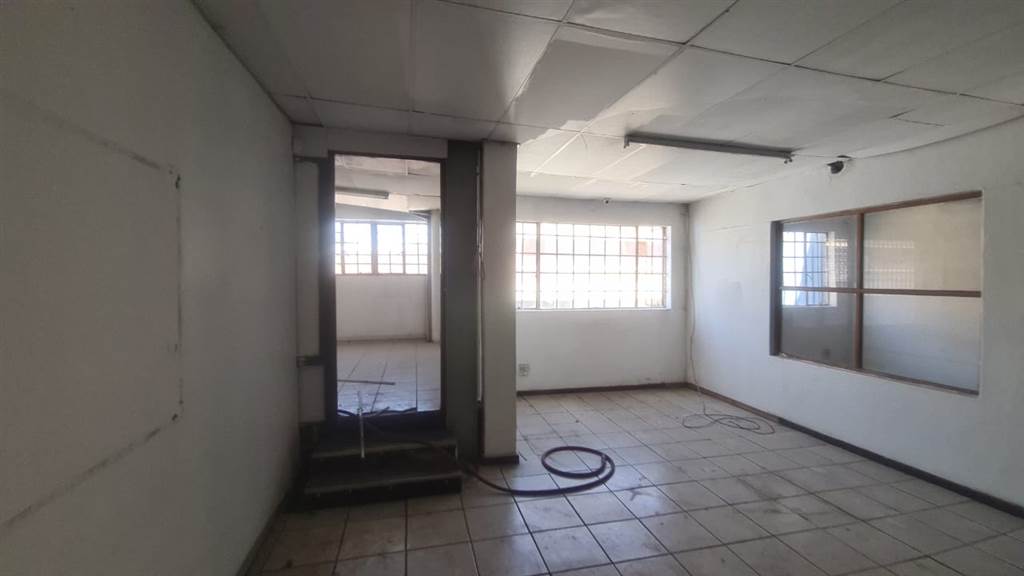 2000  m² Commercial space in Pretoria Central photo number 12