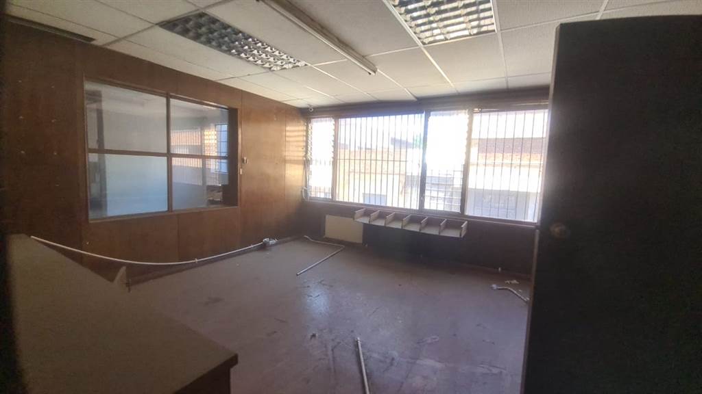 2000  m² Commercial space in Pretoria Central photo number 23