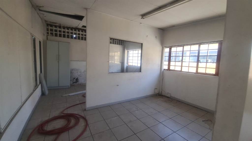 2000  m² Commercial space in Pretoria Central photo number 17