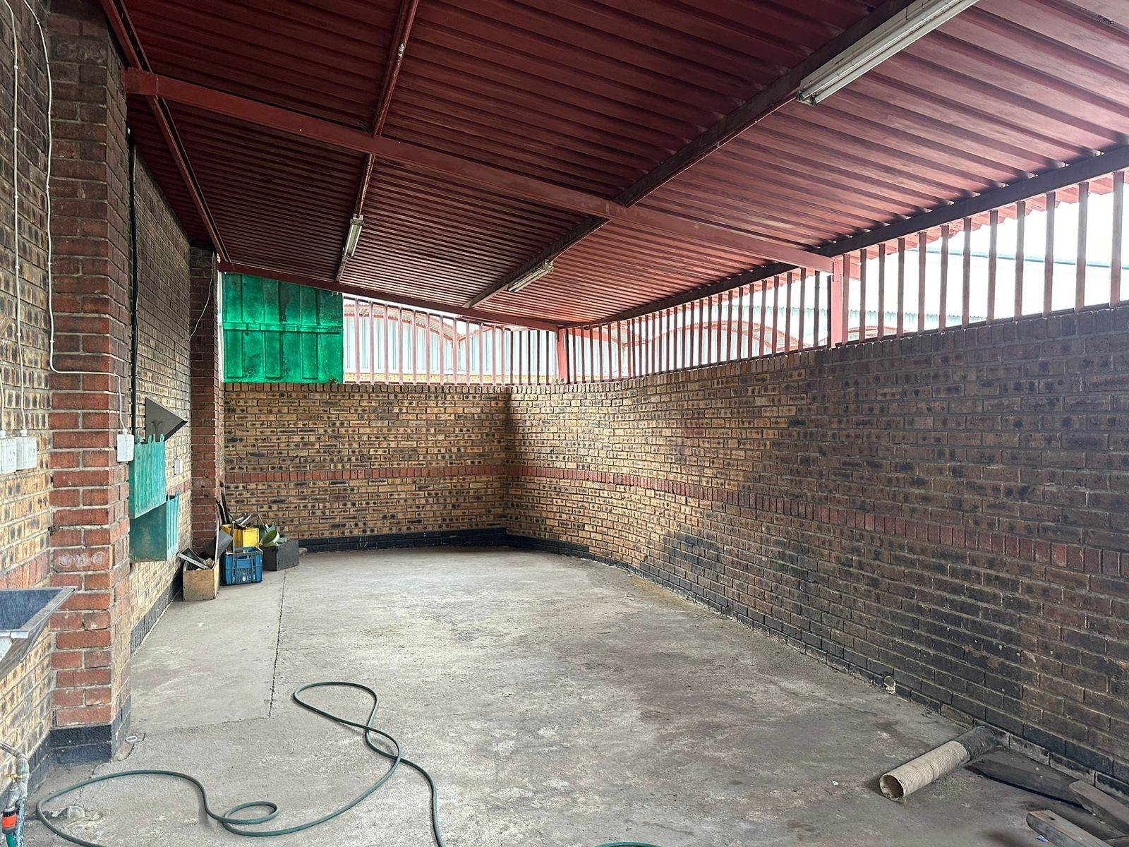 300  m² Commercial space in Rustenburg Central photo number 2