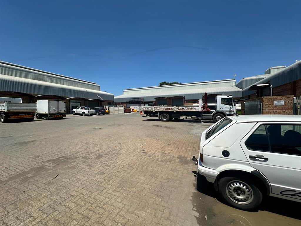 300  m² Commercial space in Rustenburg Central photo number 5