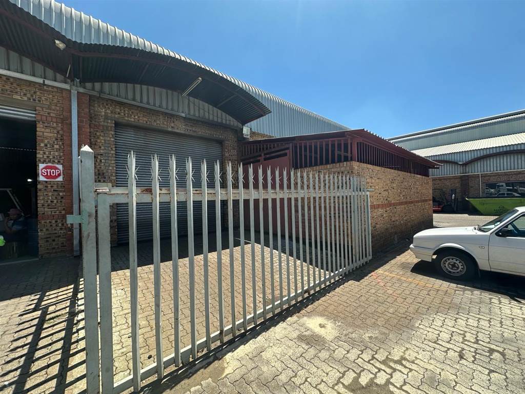300  m² Commercial space in Rustenburg Central photo number 4