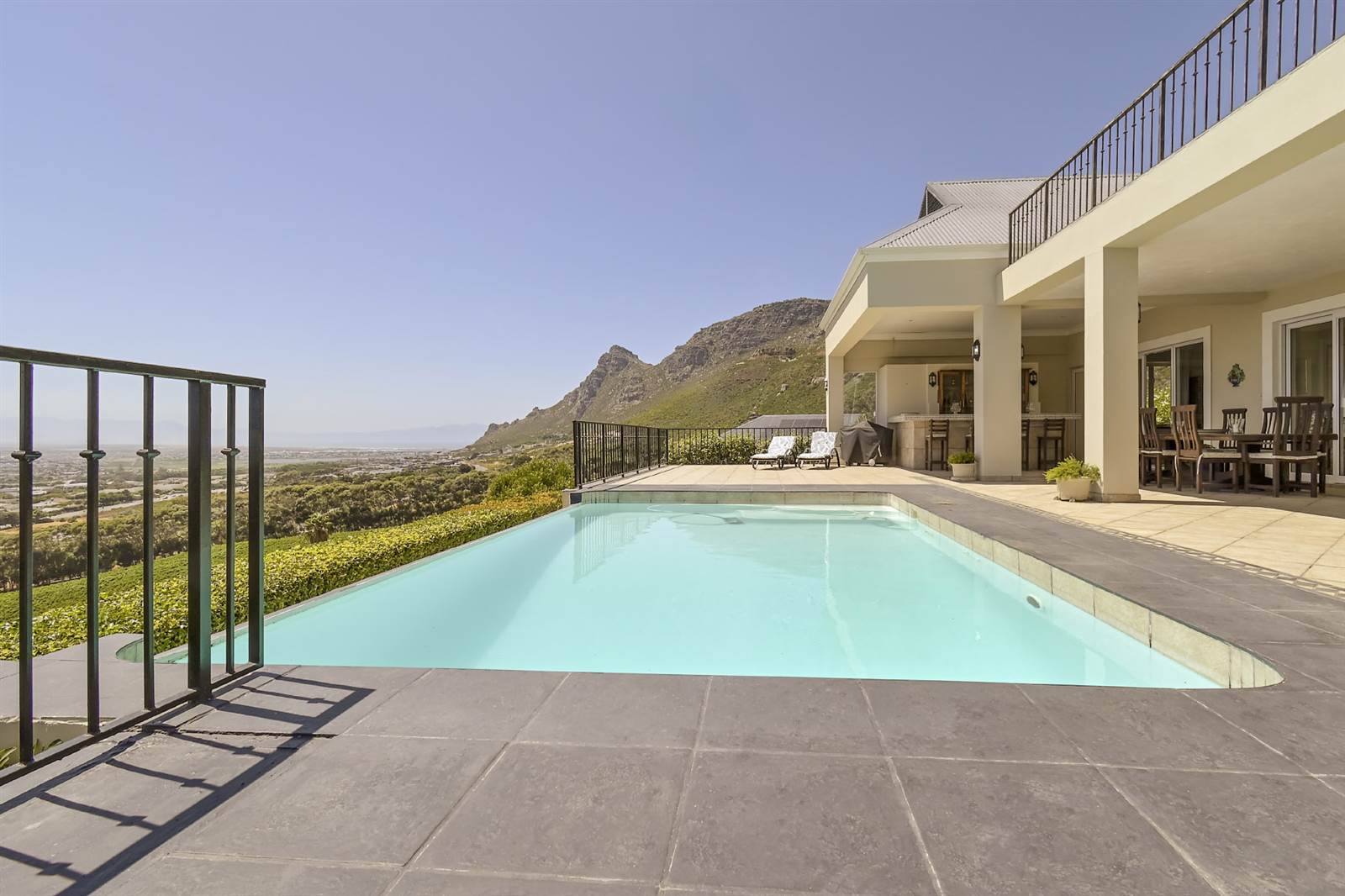 4 Bed House in Steenberg photo number 13