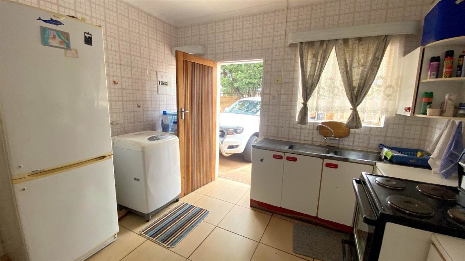 2 Bed Townhouse in Carletonville photo number 14