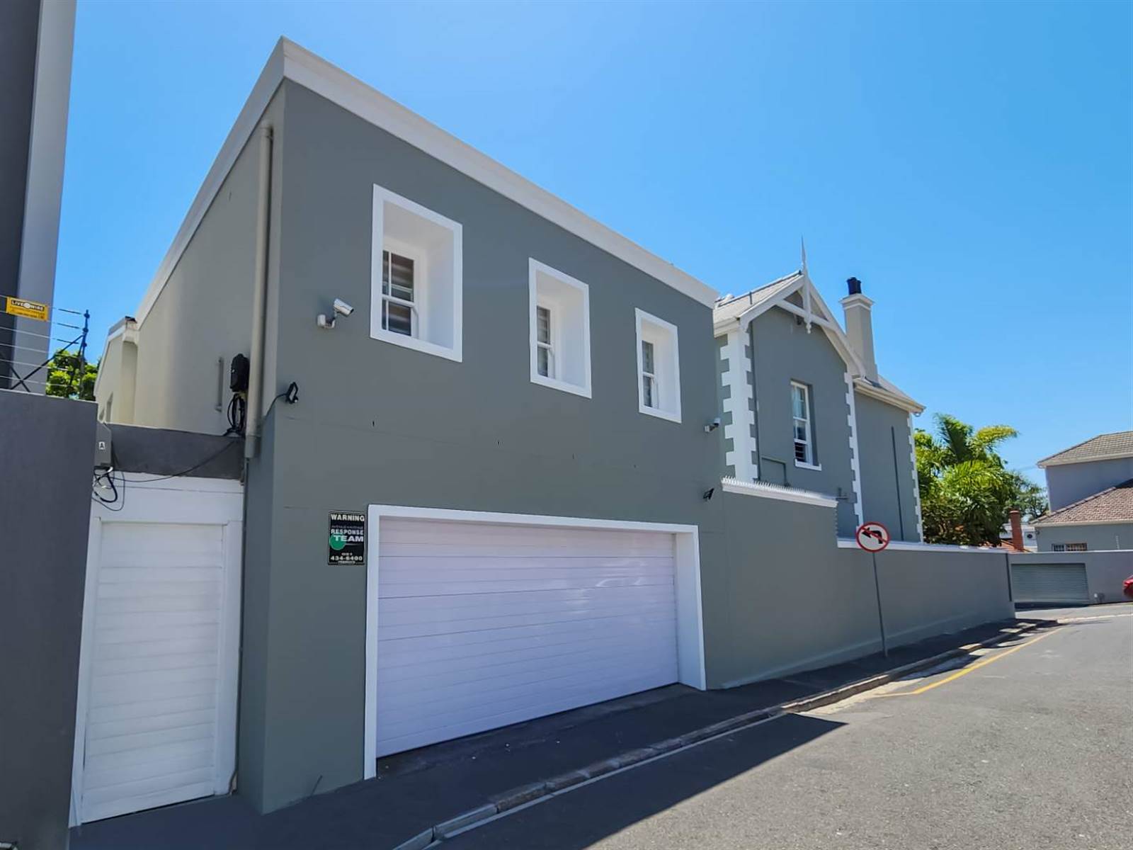4 Bed House in Bantry Bay photo number 1