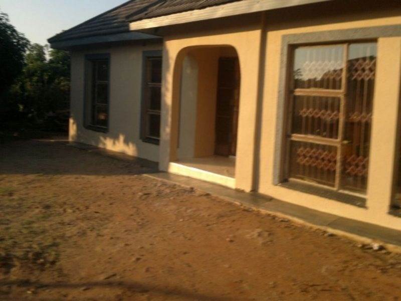3 Bed House in Giyani photo number 2