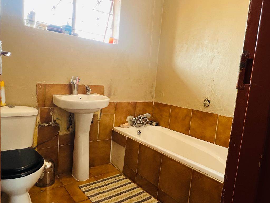 2 Bed House in Mamelodi photo number 6