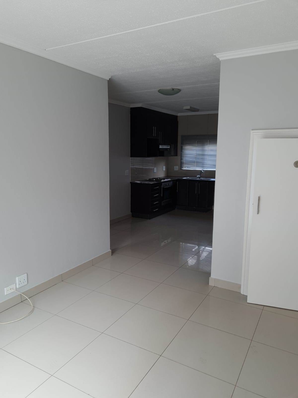 2 Bed Townhouse in Mokopane photo number 6