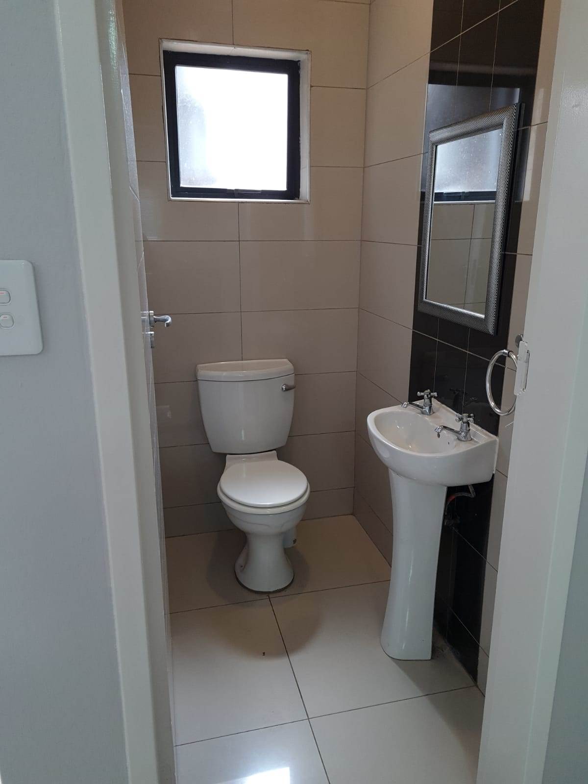 2 Bed Townhouse in Mokopane photo number 18