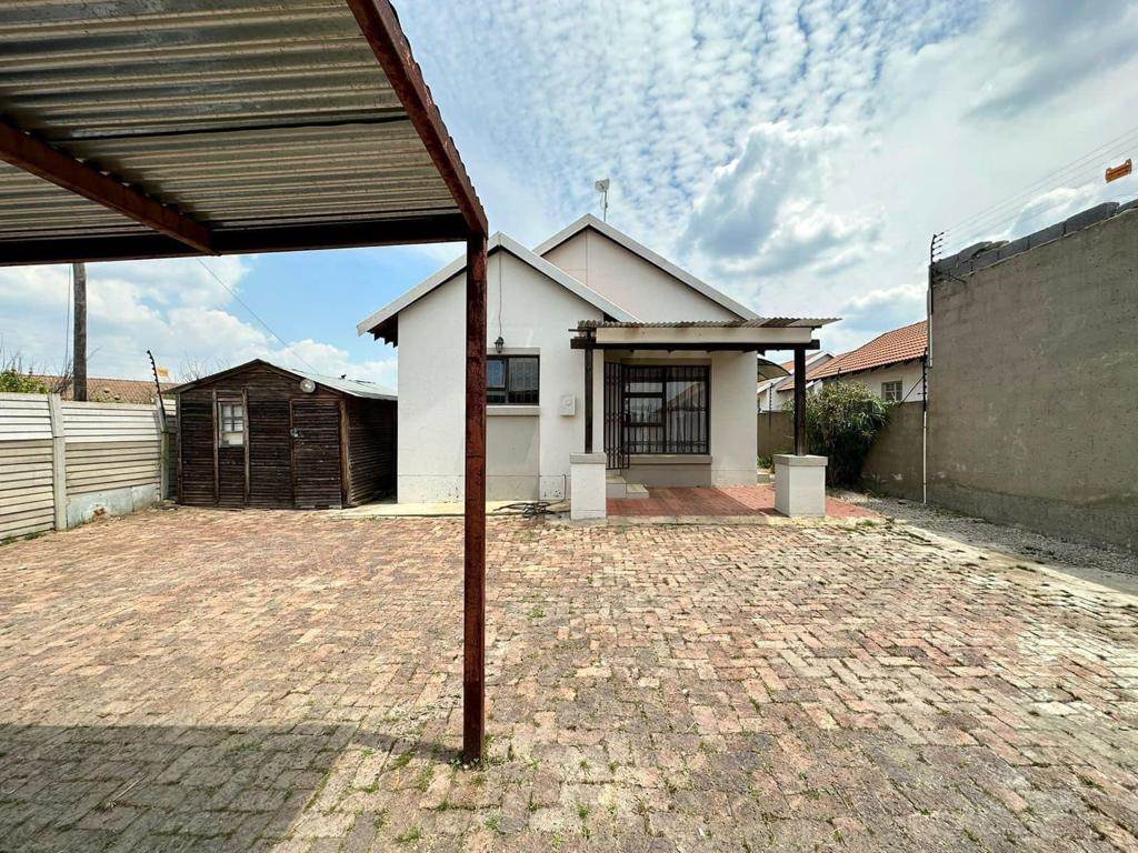 3 Bed House in Ermelo photo number 12