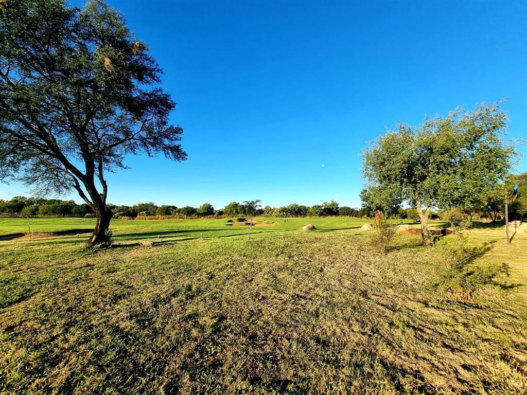 858 m² Land available in Vaal de Grace Golf Estate photo number 3