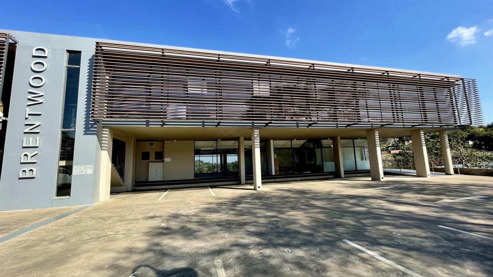 122  m² Commercial space in Westville photo number 1