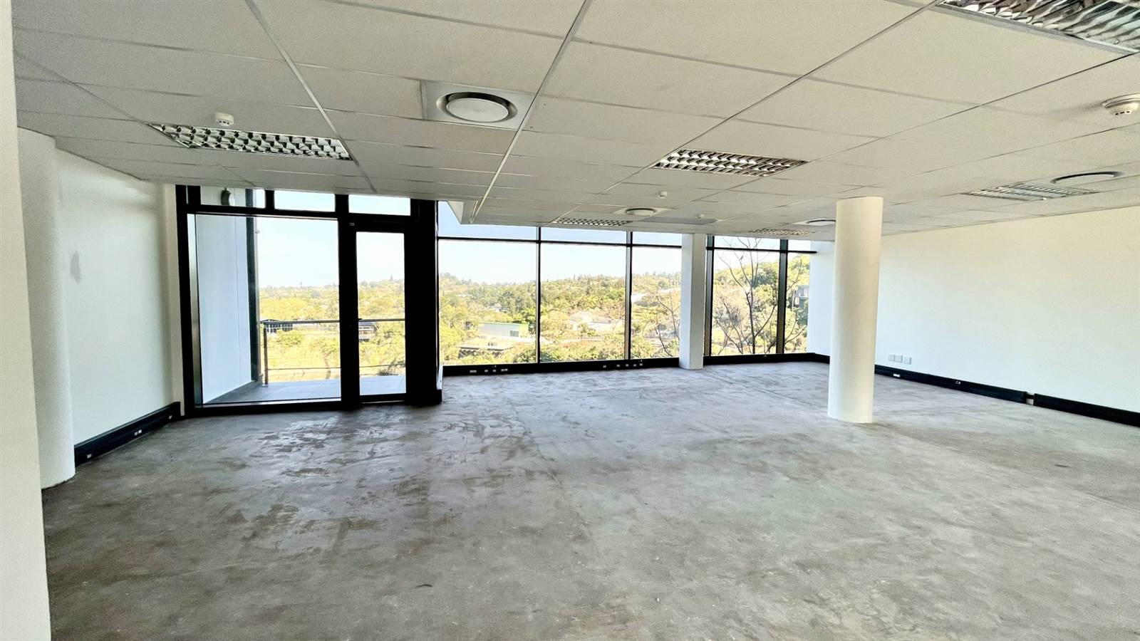122  m² Commercial space in Westville photo number 2