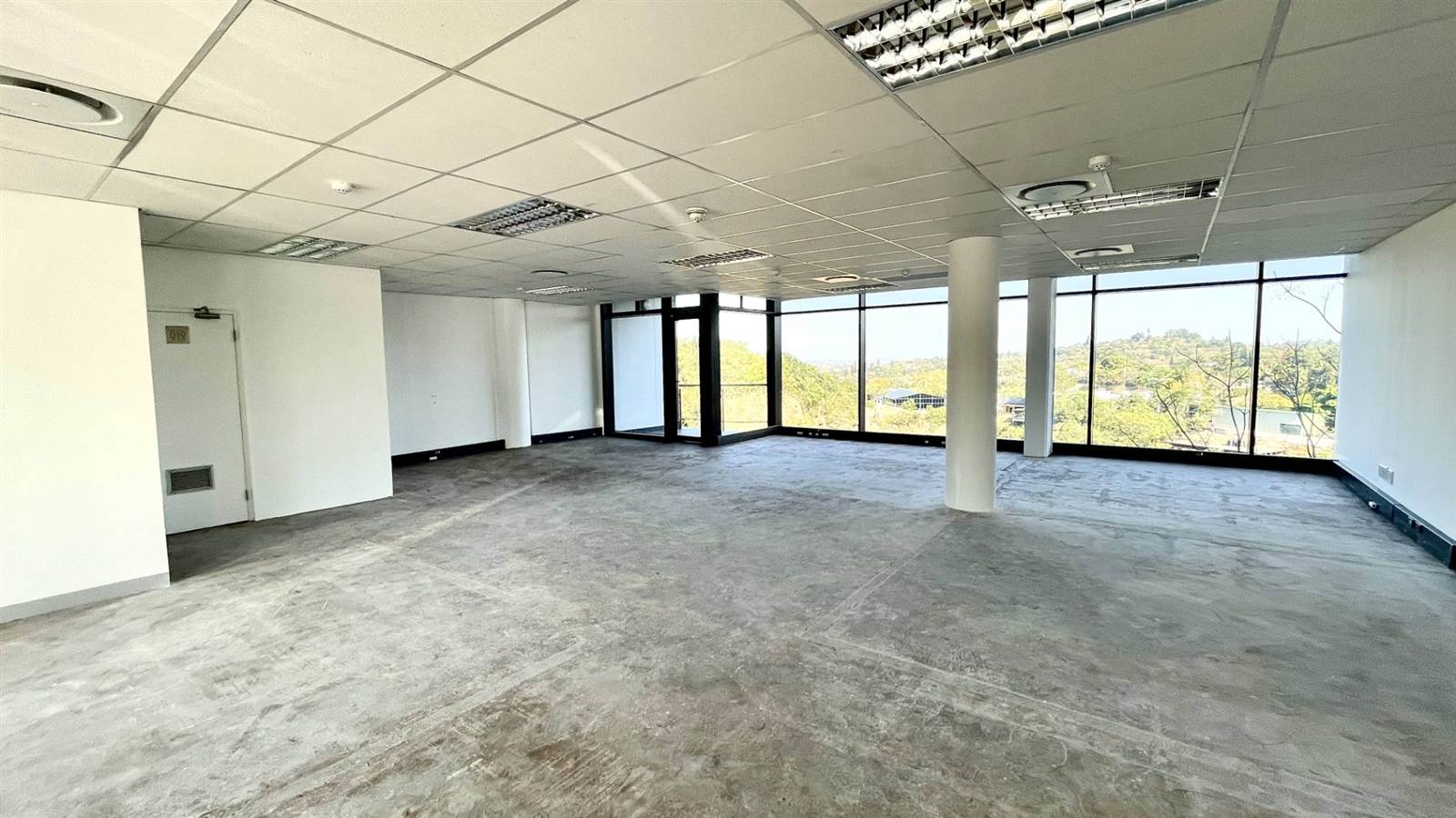 122  m² Commercial space in Westville photo number 3